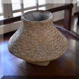 D09. Woven basket. 